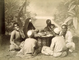 Ägyptische Familie beim Essen, ca. 1880